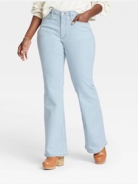 NWT Woman’s High-Rise Flare Jeans by Universal Thread, Size 12, Light Wash